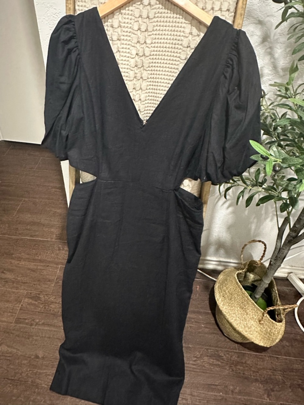 Ann Taylor Black V-Neck Puff Sleeve Linen Blend Midi Dress with Side Cutouts